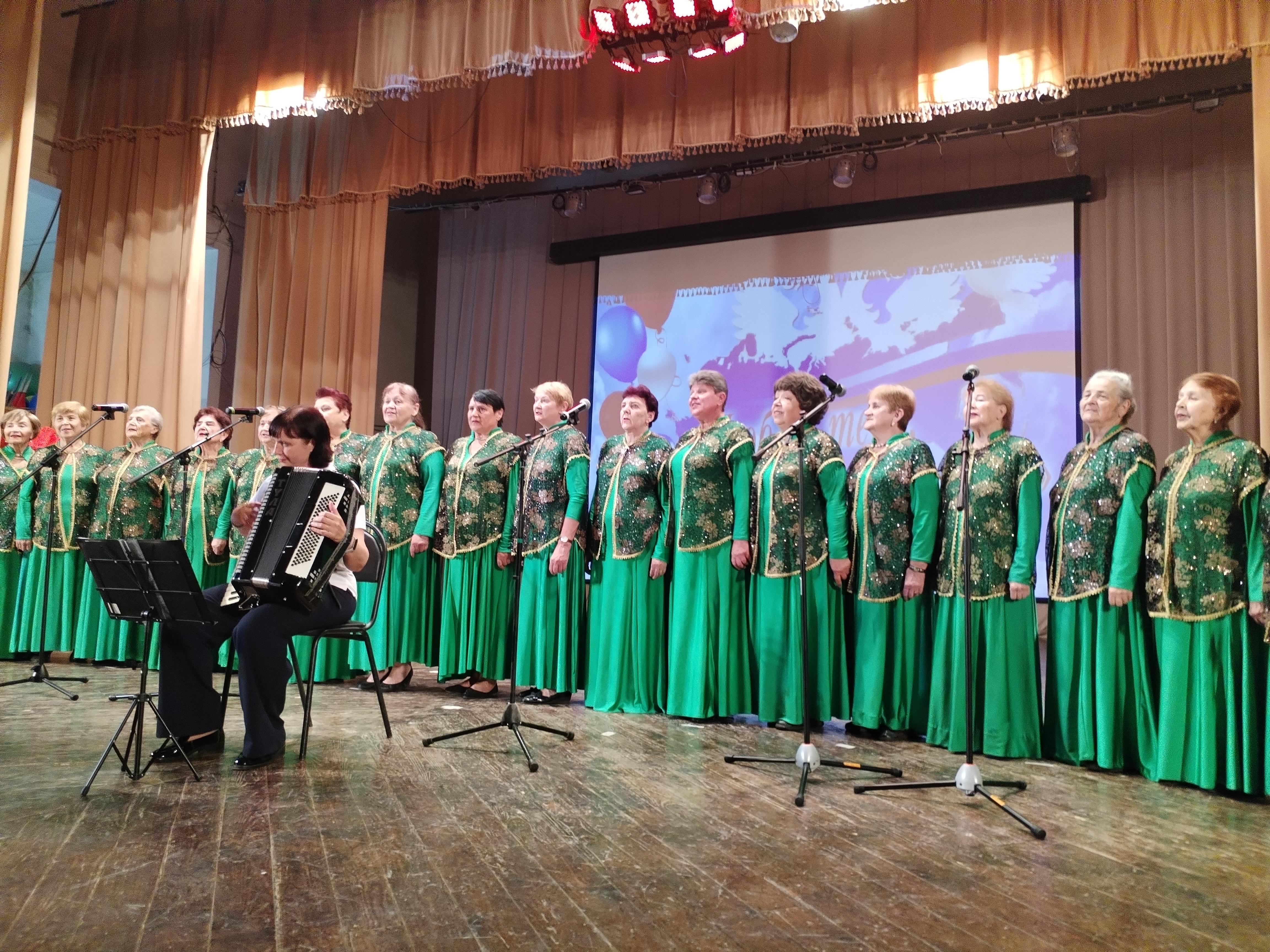 Концерт «Люблю тебя, моя Россия» состоялся в Доме культуры «Созвездие»  накануне Дня России.