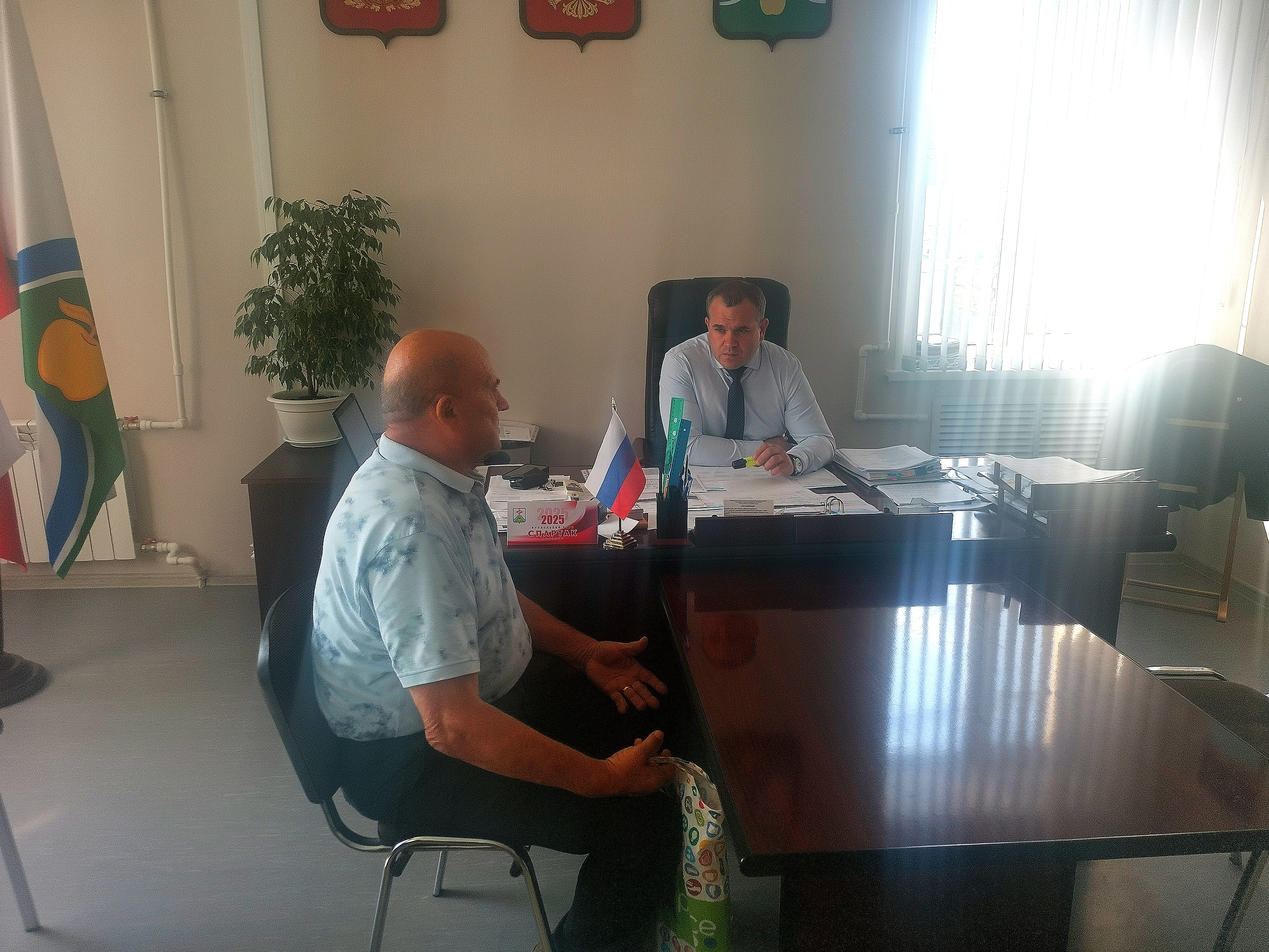 Глава администрации города провел прием по личным вопросам.