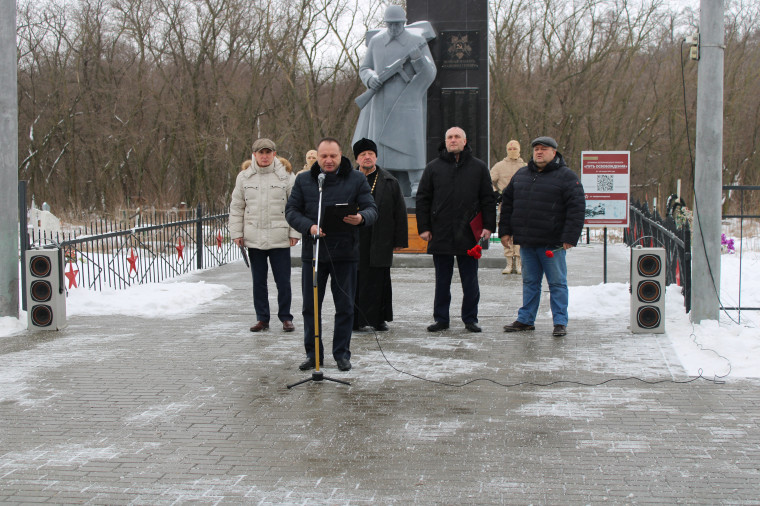 В память об освободителях Россоши. В память об освободителях Россоши.